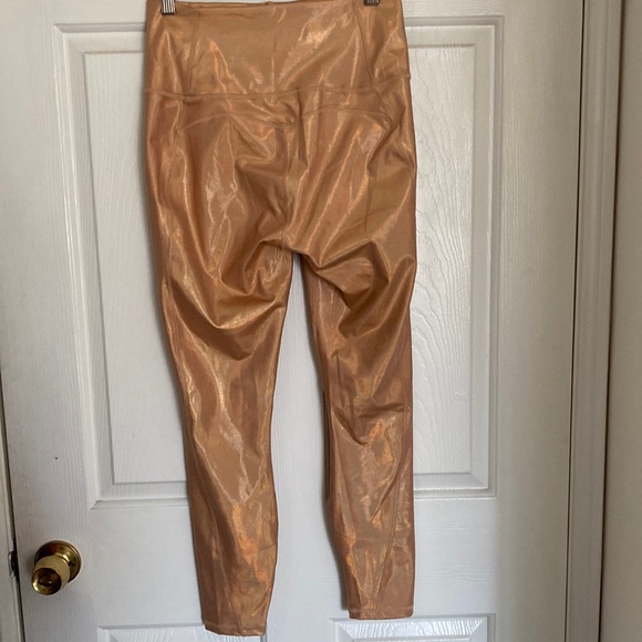 Fabletics PureLuxe Ultra High Waist 7/8 Iridescent Desert Leggings Medium NWT - Picture 7 of 11